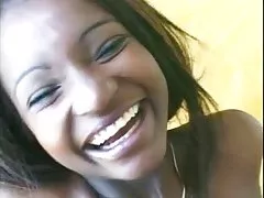 Italiensk man kastar en hårig ebony Tjej