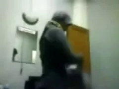 Indonesiska-hijab tjej stönar