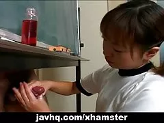 Japanska cutie itsuki wakana wanks en hård kuk ocensurerad