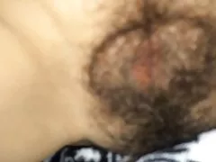 Cumming på hennes håriga fitta sedan äta min egen sperma